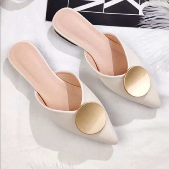 Riveted Off White Crème Gold Pointed Toe Flat Mules Shoes - Picture 1 of 17